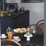 Apart Otel Anpati House