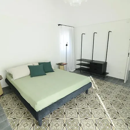 Anpati House Aparthotel *